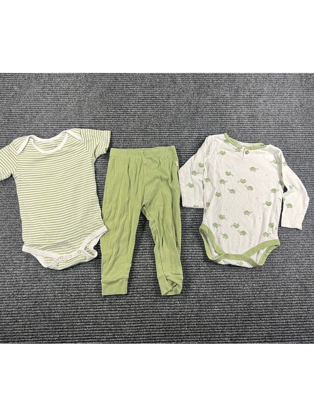 Burt's Bees Baby 3-Piece Set 12M Green Turtle Bodysuit, Short sleeve& pants